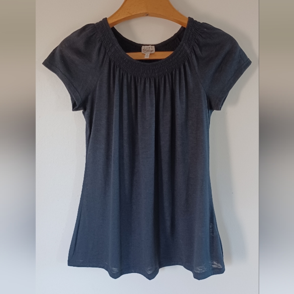 NWOT Women's Como Vintage Simple Black Flowy Top Size Small